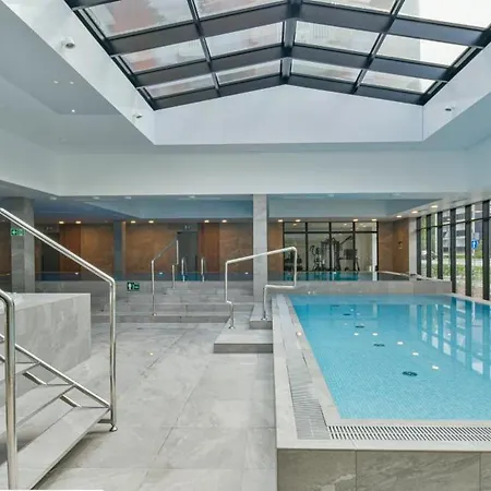 Port Luksusowe & - 2 Doroslych I 2 Dzieci * Колобжег