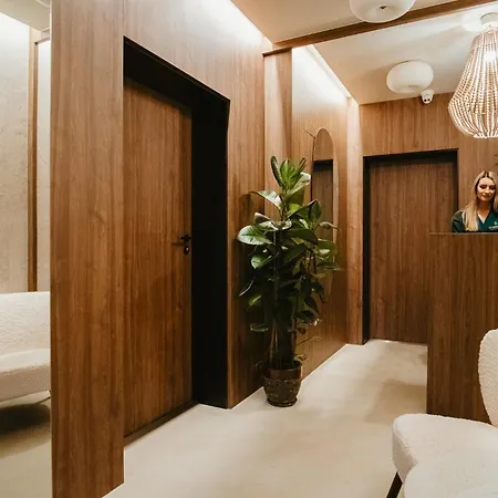 Port Luksusowe & - 2 Doroslych I 2 Dzieci Колобжег